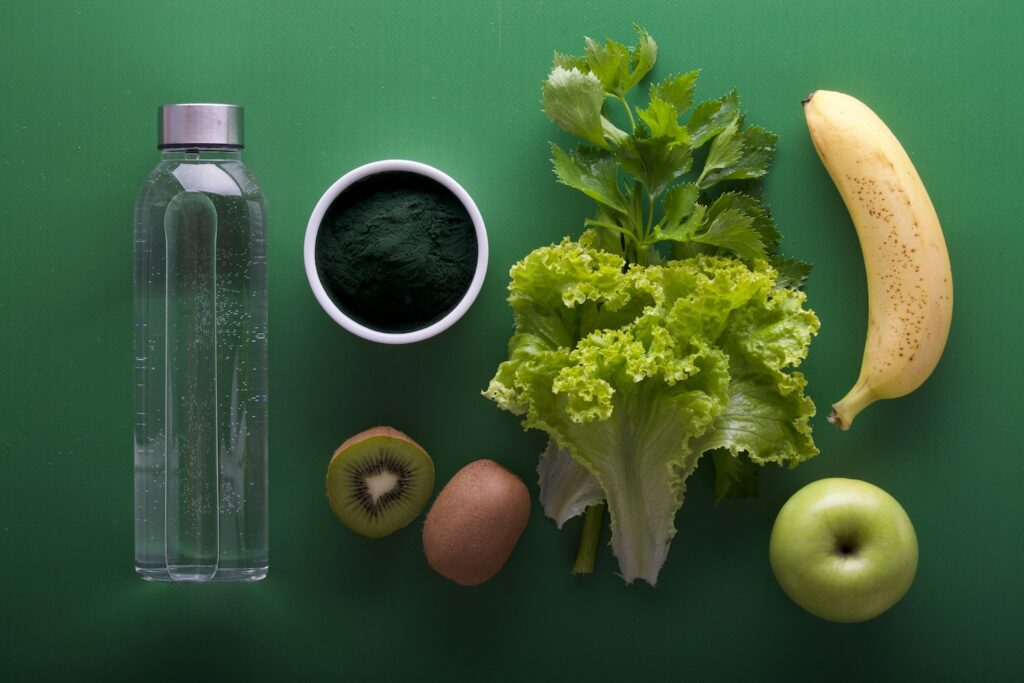 detox kuur door een kuur van water, fruit en groenten